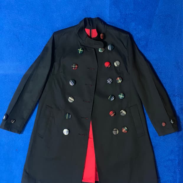 Hazzys 헤지스 람단 투하미 콜라보 체크 버튼 블랙 트렌치 코트