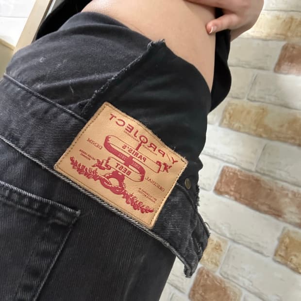 y/project 비대칭 웨이스트 데님 흑청