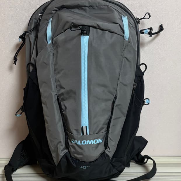 살로몬 울티모 10L 백팩 차콜