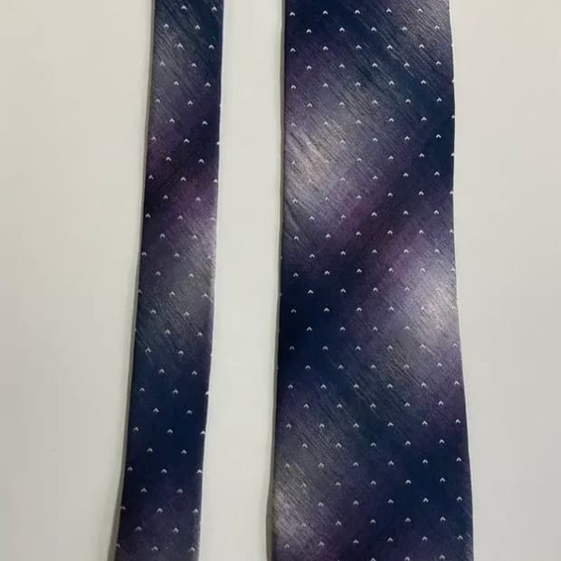 입생로랑 넥타이