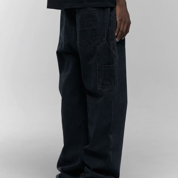 L) Plastic product painter denim