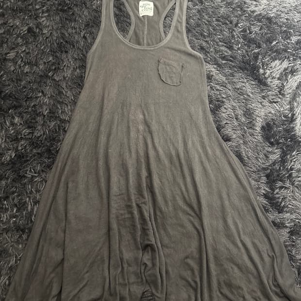 “nas que basiccs” Goth black sleeveless