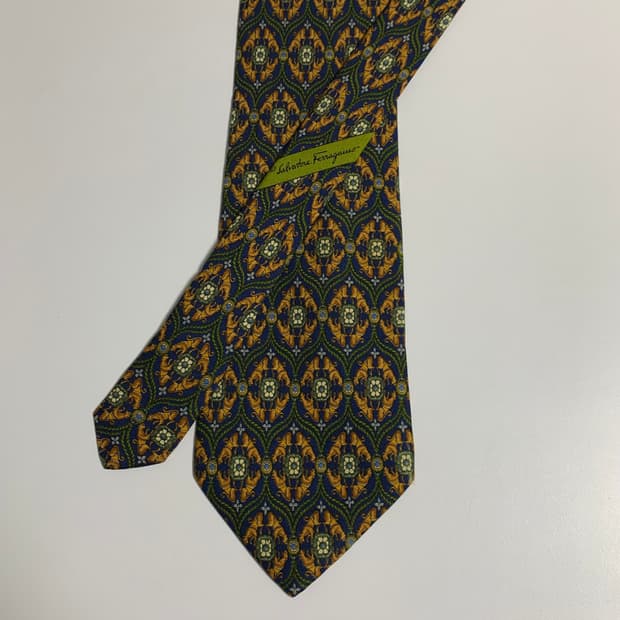 페레가모 명품넥타이 100실크 클래식정장 코디 A등급 9.5cm