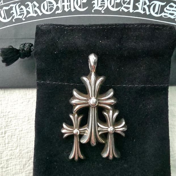 클롬하츠 3ch 트리플 크로스 펜던트 판매합니다