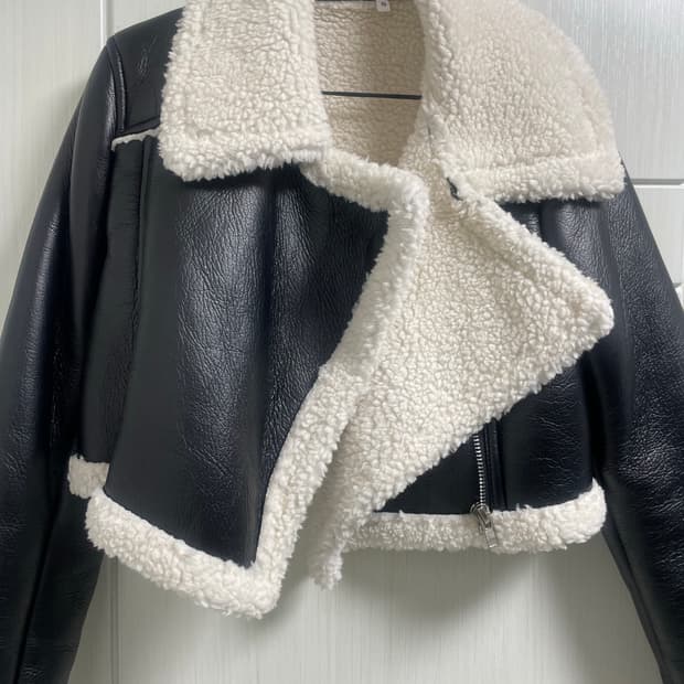 크롭 무스탕 블랙