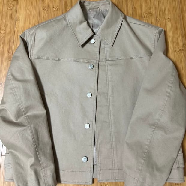 Coor 쿠어 크롭자켓 