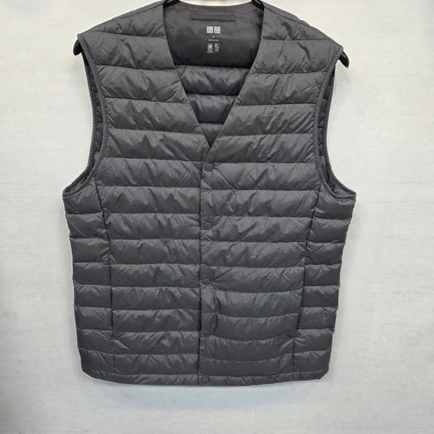 유니클로 경량패딩 조끼 s