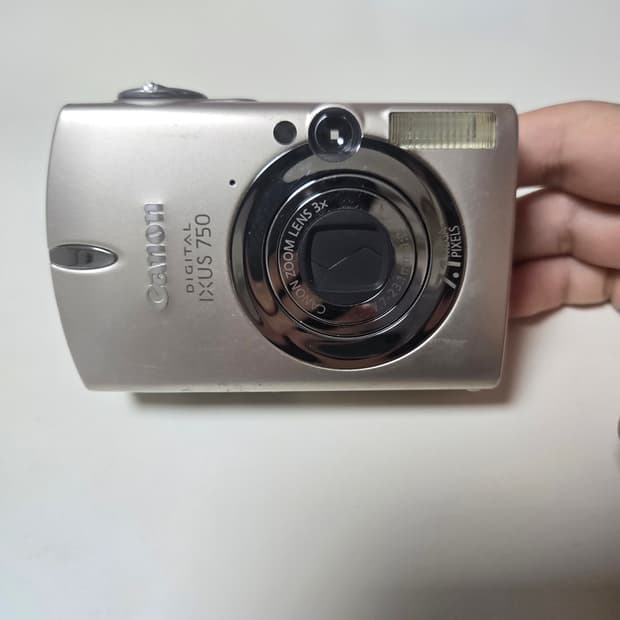 캐논 익서스 750 디지털 카메라