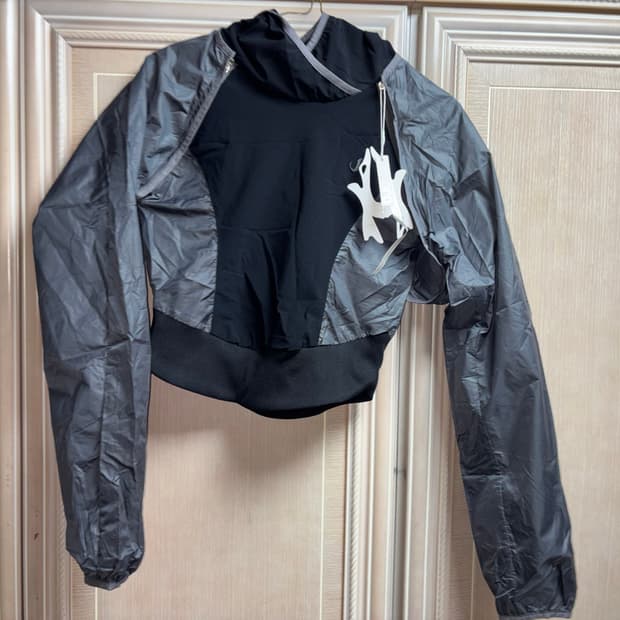 오호스 ojos 2-way Hoodie Bolero / Black