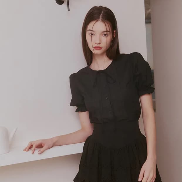 (새상품) 낫유어로즈 벨블라우스