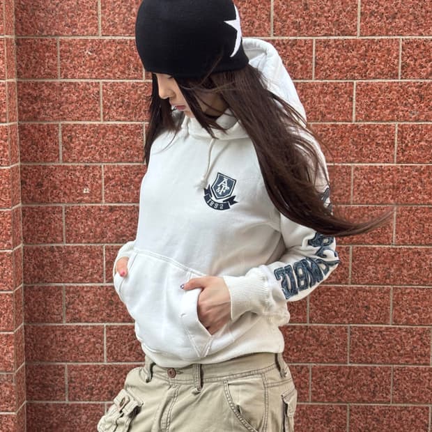 아베크롬비 A&F 화이트 후드티