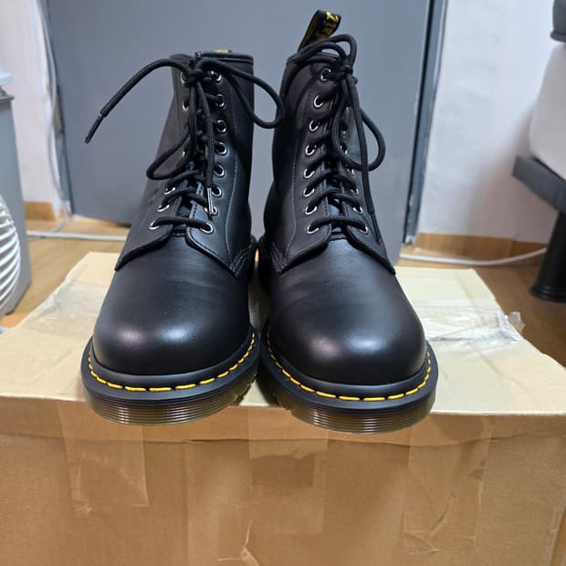 닥터마틴 1460 나파 (UK9/280)