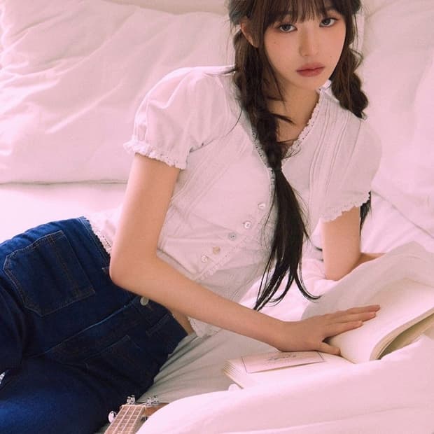 로라로라 장원영 핀턱 블라우스