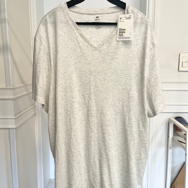 H&M 기본 브이넥 반팔 티셔츠 라이트 그레이