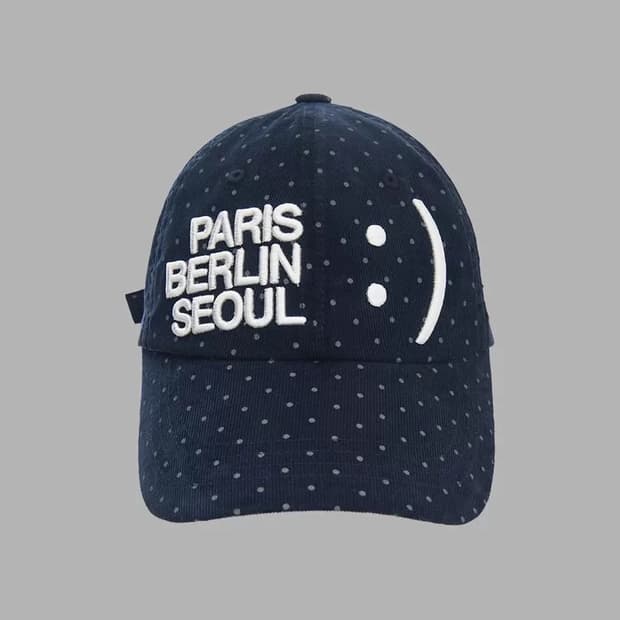 the museum visitor  BALLCAP 네이비