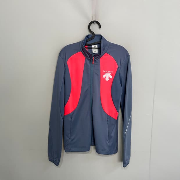 데상트 여성 집업 90