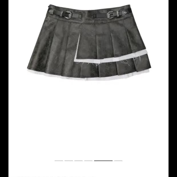 Yeel 레더 버클 플리츠 스커트