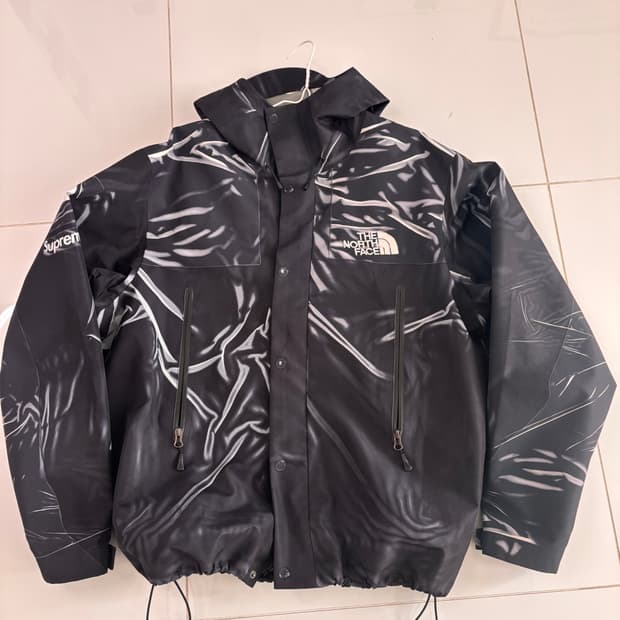 슈프림 노스페이스 트롱프 바람막이 L