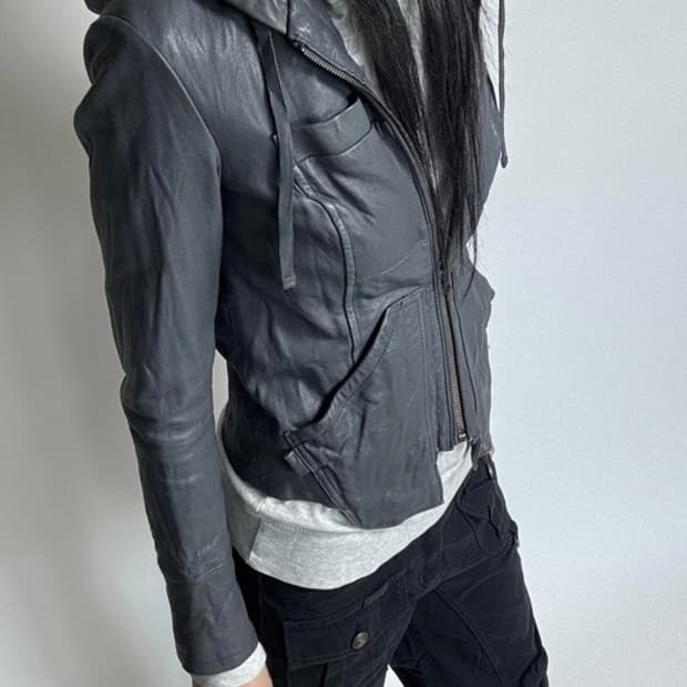 블루그레이 리얼레더 후드 집업