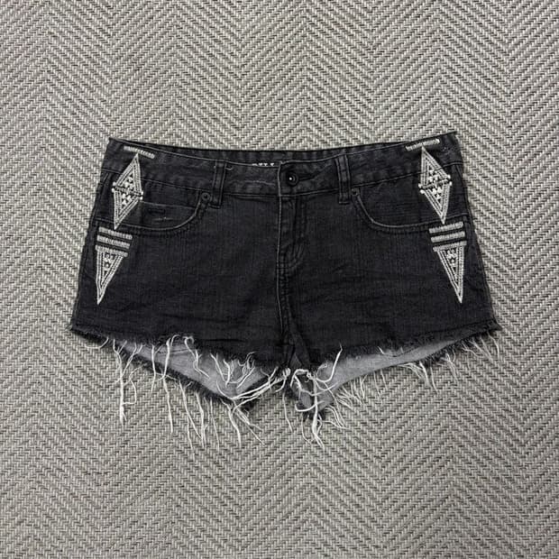 빌라봉 자수 데님 숏팬츠 v2617