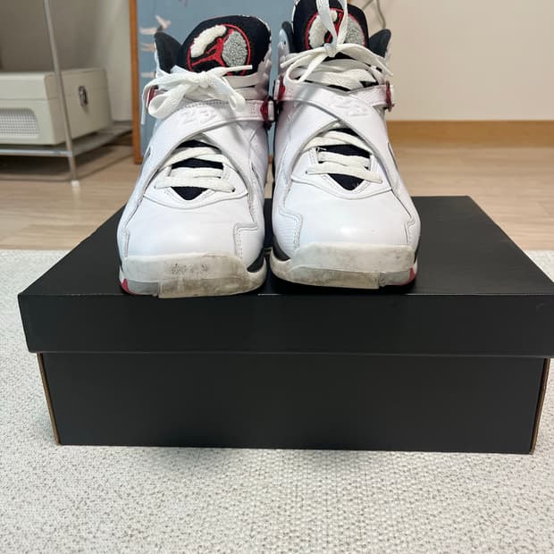 에어조던 8 레트로 화이트 벅스바니