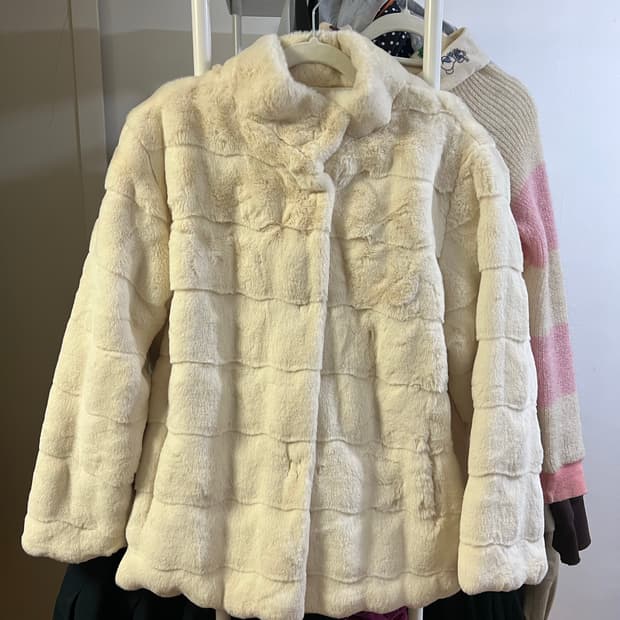 아이보리 퍼 코트 자켓