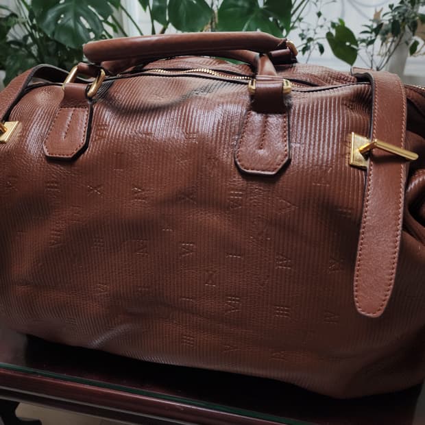 (새상품)타임 브라운 소가죽 보스턴백