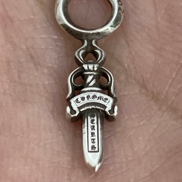 크롬하츠 대거 스택 참 실버 펜던트 목걸이