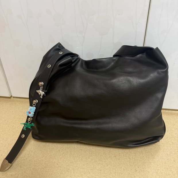 파인드카푸어 벨티 35 오버백 매트