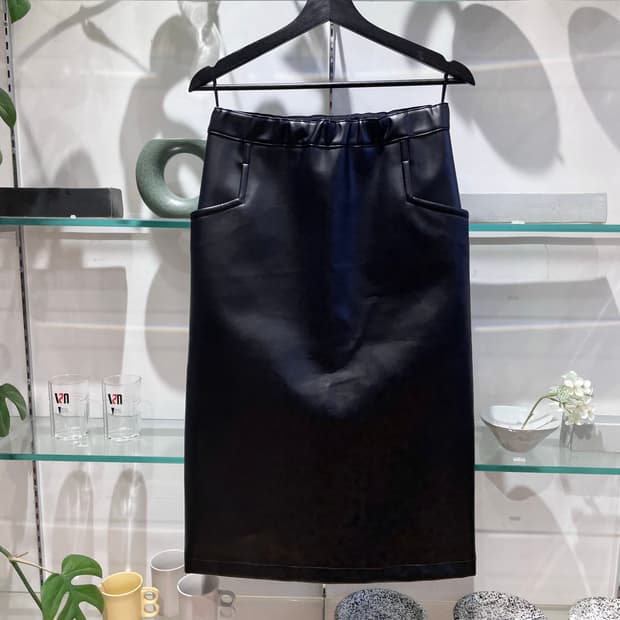 꼼데가르송 블랙 leather skirt
