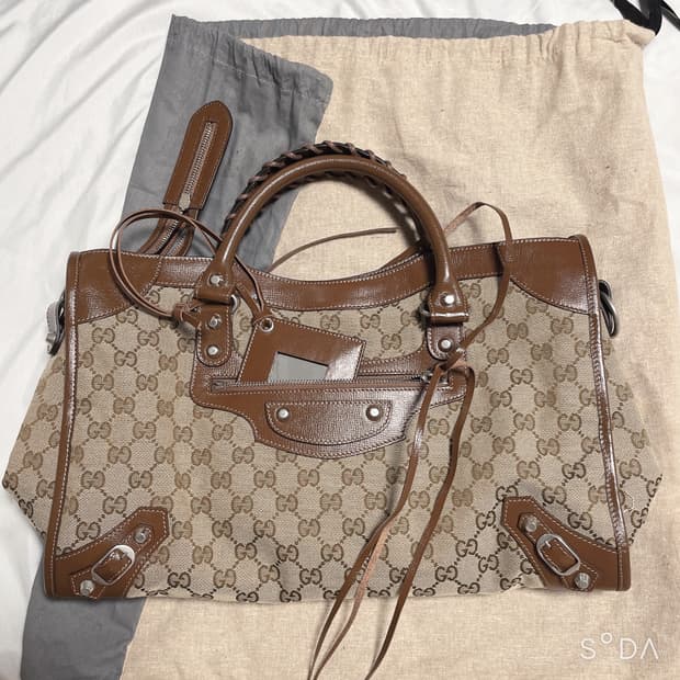 해커프로젝트 구찌x발렌시아가 모터백