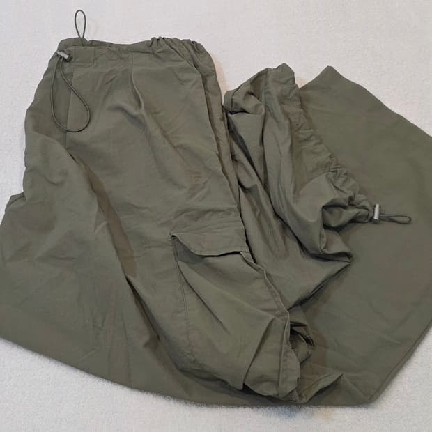 와이드 카고 바지 <조임쇠끈>