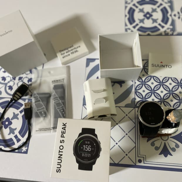 순토 5 피크스마트워치 판매합니다