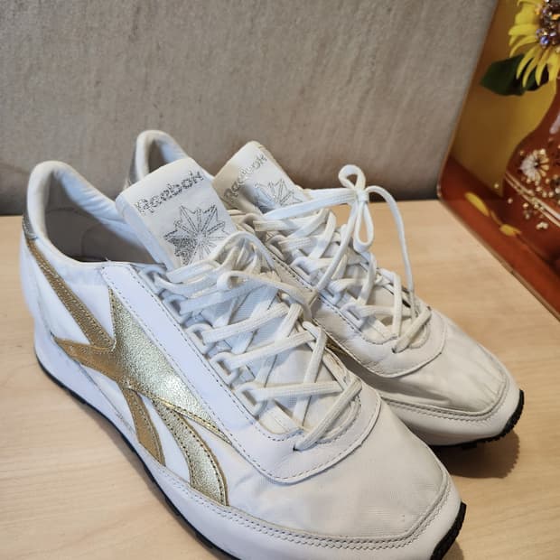 Reebok 빈티지 골드 러닝화 ✨ 화이트 골드 포인트 스니커즈
