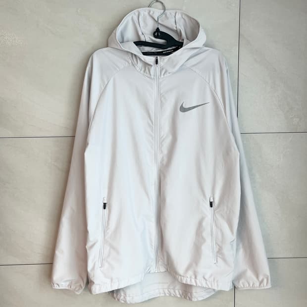 나이키 러닝 바람막이 (L size)