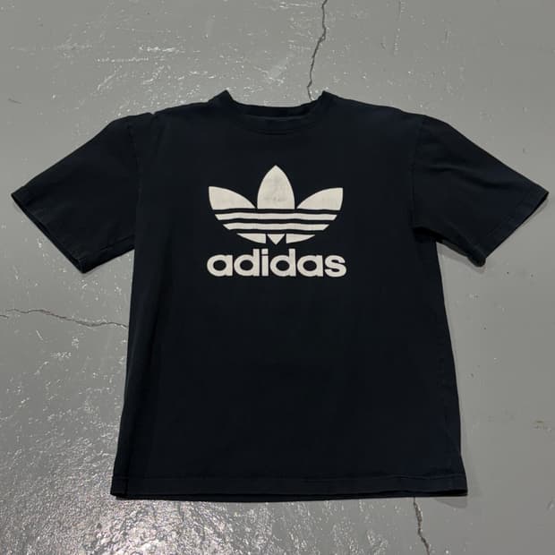 아디다스(adidas) 파이어버드 빅로고 반팔 블랙 반팔 티셔츠