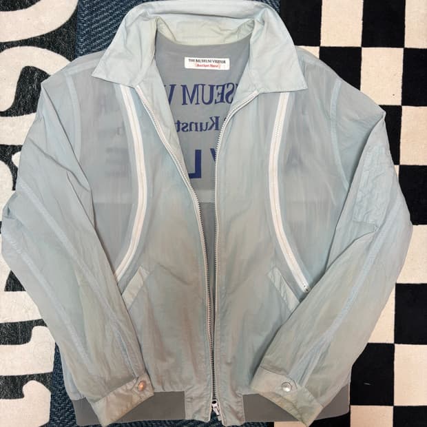 더뮤지엄비지터 윈드브레이커M