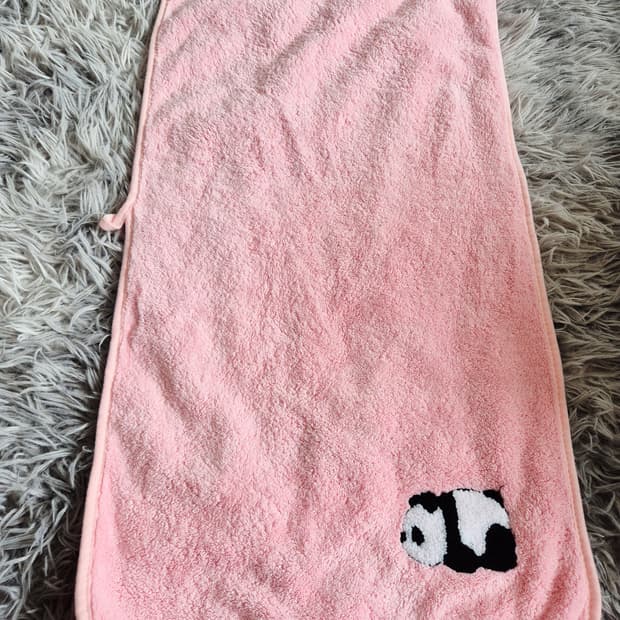 분홍색 판다 자수 수건