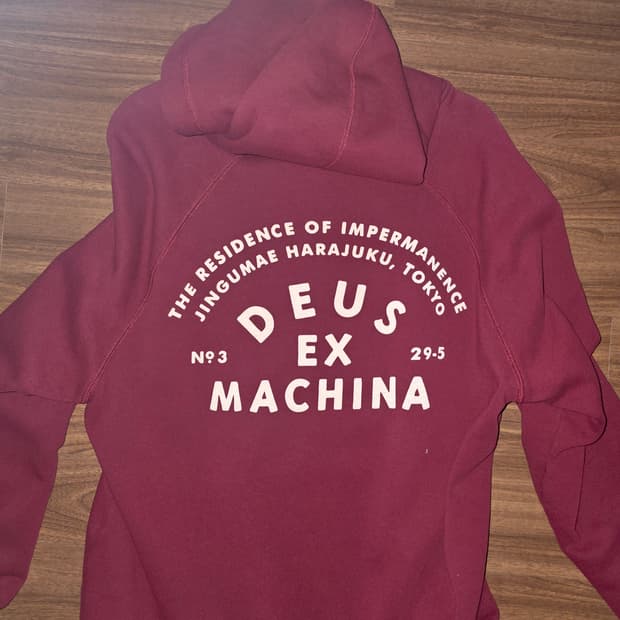 데우스엑스마키나 버거디 후드티