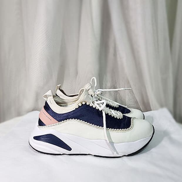 슈콤마보니 스니커즈 245