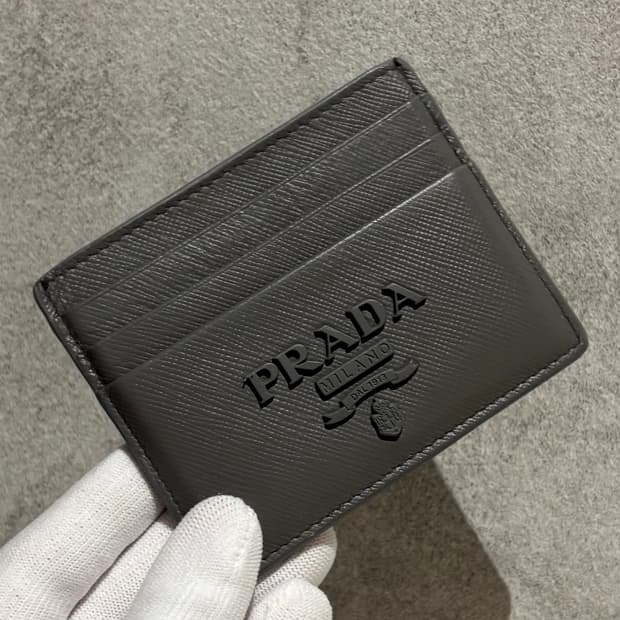 A+ OS사이즈 프라다 밀라노 카드지갑 그레이