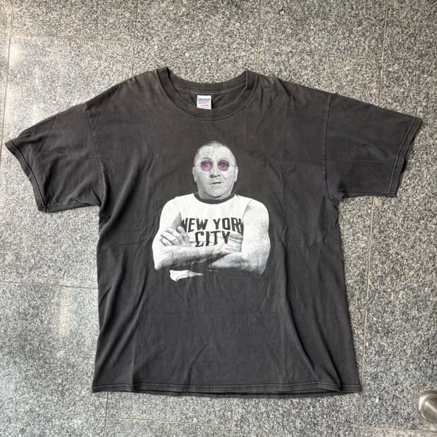 빈티지 NEW YORK CITY 컬리하워드 존레논 패러디 티셔츠