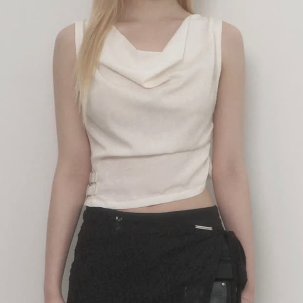 구해요) 에트오소메 Draped Belt Satin Tank Top