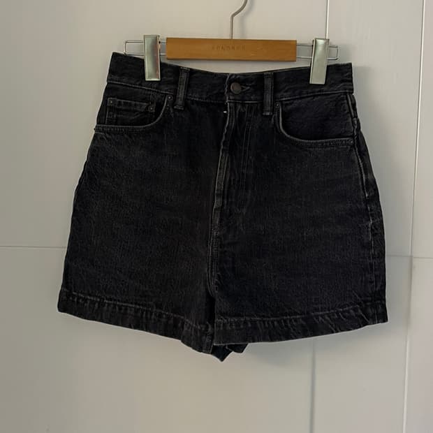 아크네 스튜디오 흑청반바지 25,26 정품