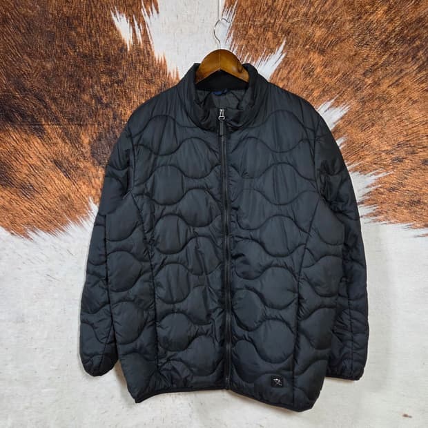 블랙 누빔 퀼팅 경량 패딩