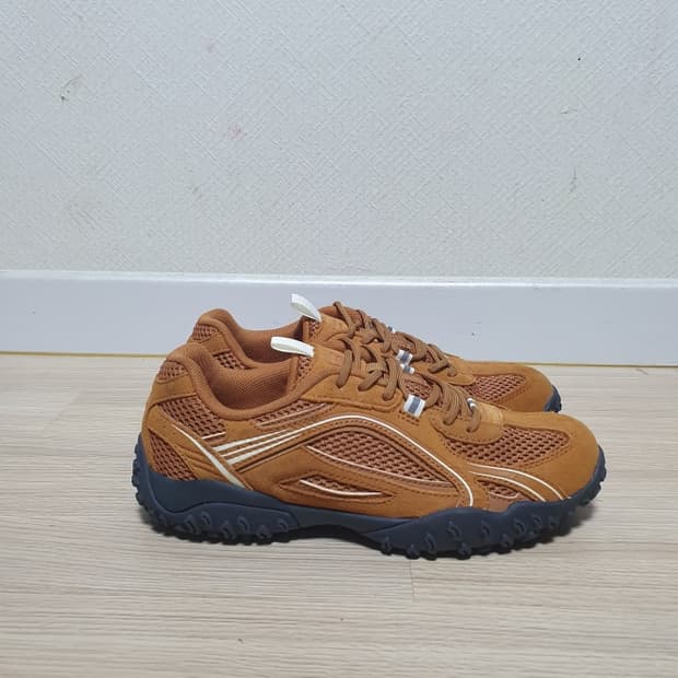 휠라 에샤페 LX 카멜 스니커즈 250