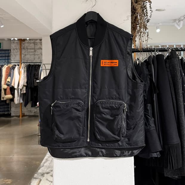 헤론 프레스톤 블랙 나일론 지퍼 포켓 질레 베스트