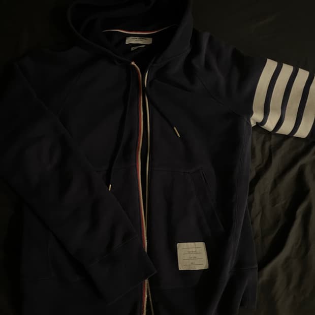 톰브라운 사선완장 후드집업 네이비 2사이즈