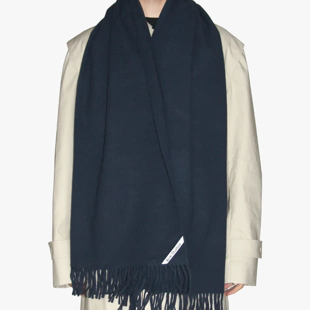 아크네 스튜디오 네이비 머플러