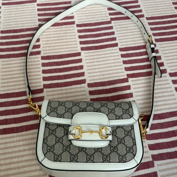 구찌 홀스빗 1955 미니 화이트